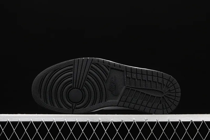 All categories Air Jordan Jordan series basketball shoes Air Jordan 1 High Air Jordan 1 High OG Wmns "Silver Toe" AJ1 Joe 1 metallic black silver silver toe CD0461-001